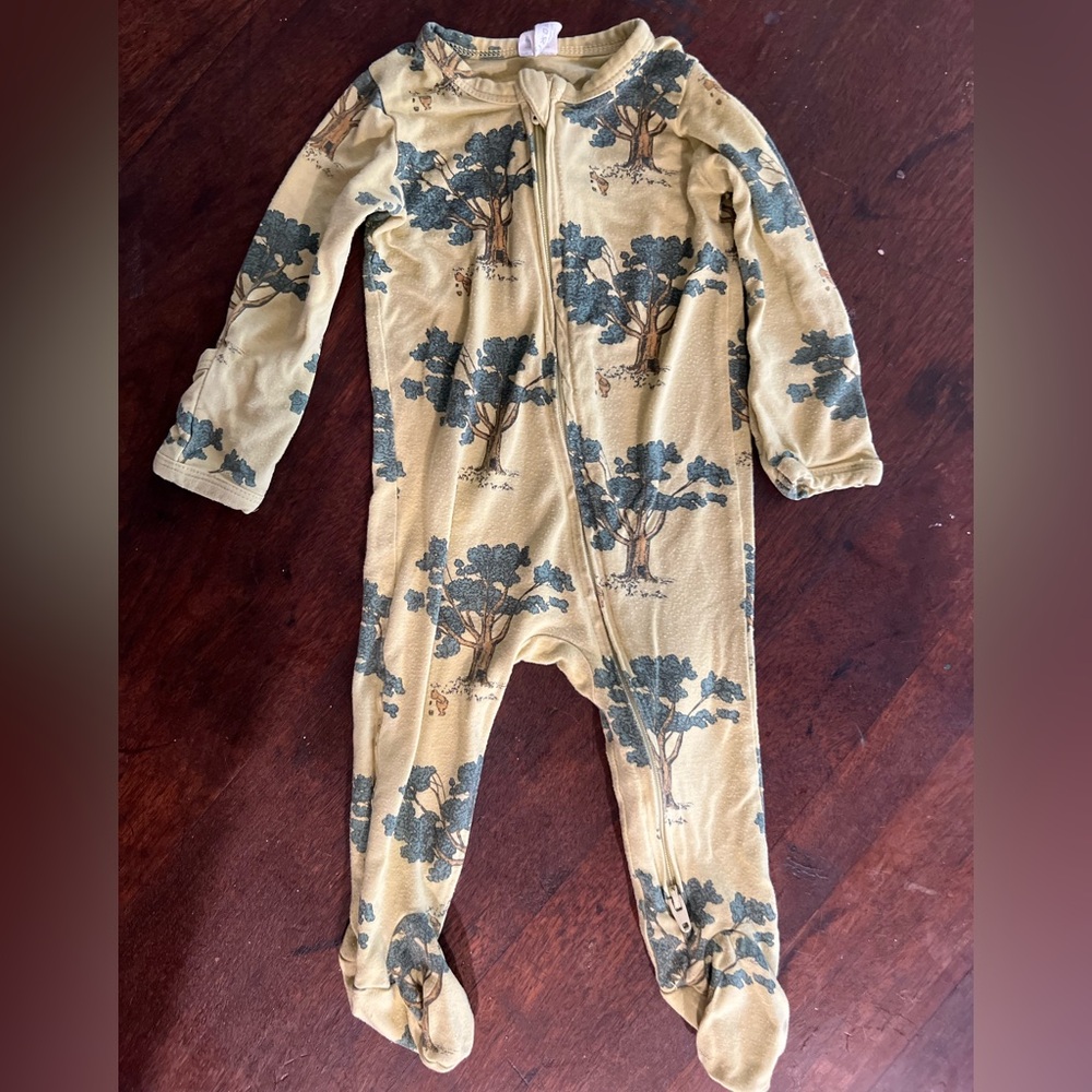 Kate Quinn Winnie the Pooh onsie